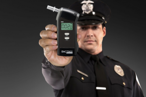 Полиция получит возможность проверять дебоширов алкометром